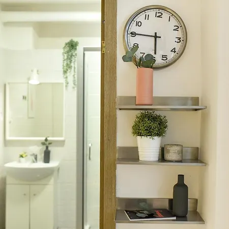 I'm Lovin It. Unique Studio Apartment Bucharest